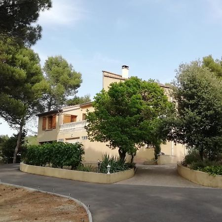 Studio Meuble Independant Chez L'Habitant Uchaux Dış mekan fotoğraf