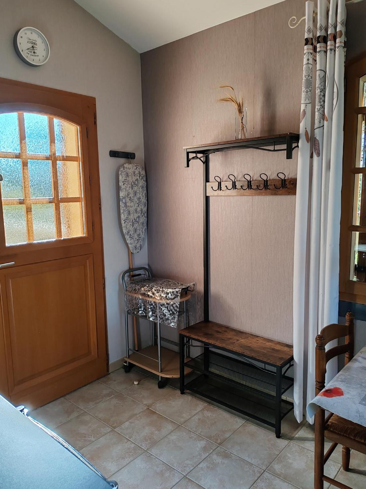 Studio Meuble Independant Chez L'Habitant Uchaux Dış mekan fotoğraf